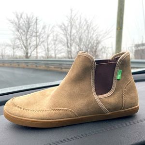 Sanuk Mid Chelsea Boots Size 9 Tan Suede